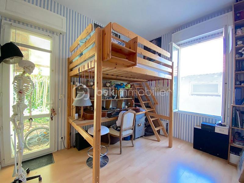 Maison - 215 m² - 8 pièces