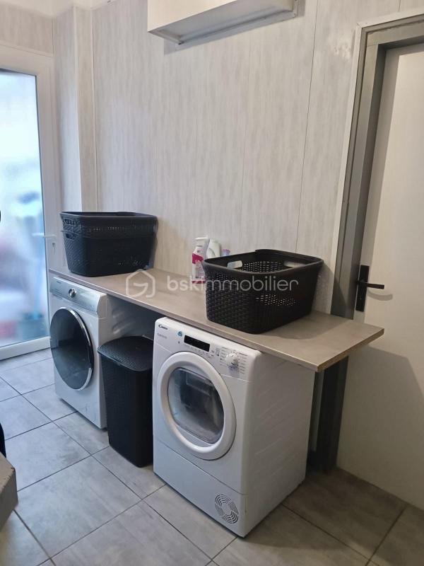 Pavillon - 180 m² - 9 pièces