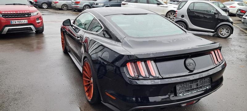 Ford Mustang Fastback V8 5.0 421 Gt a