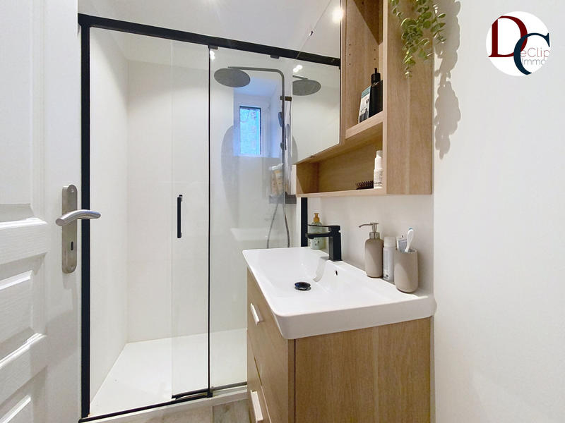 Maison - 197 m² - 10 pièces