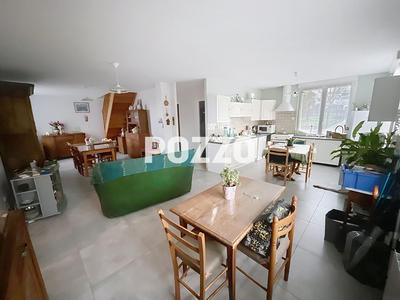 Maison - 90 m² - 5 pièces