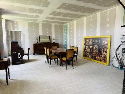 Maison - 230 m² - 5 pièces