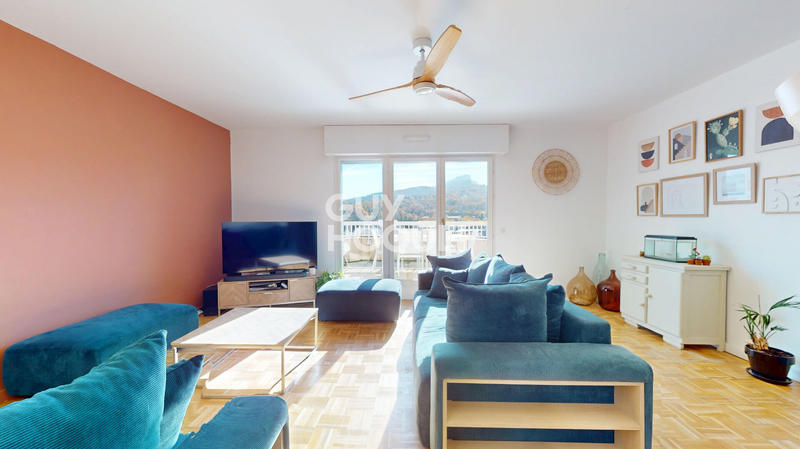 Appartement - 125 m² - 5 pièces