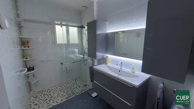 Maison - 245 m² - 9 pièces