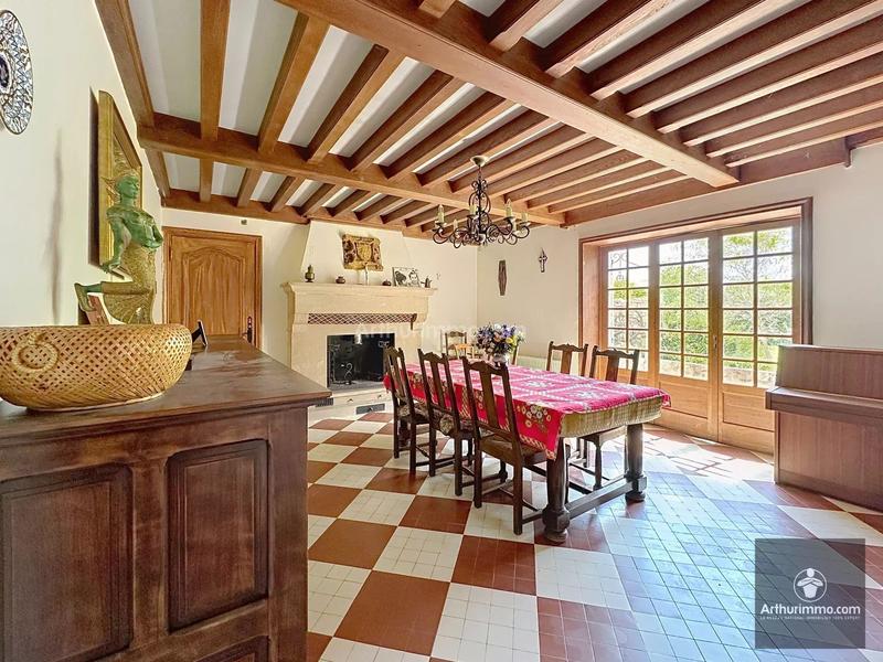 Maison - 240 m² - 10 pièces
