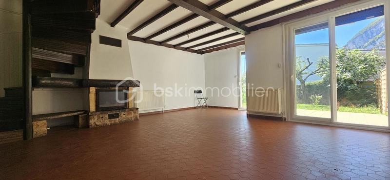 Maison jumelée - 84 m² - 4 pièces