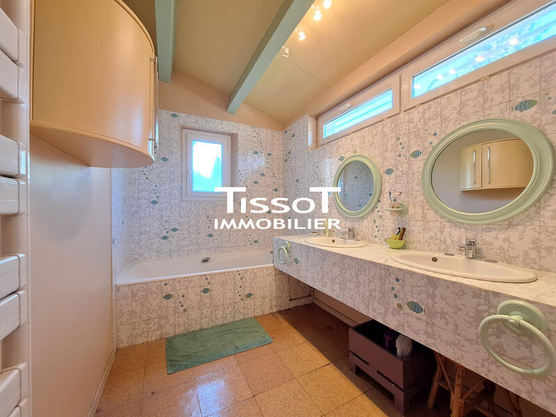 Maison ancienne - 190 m² - 5 pièces