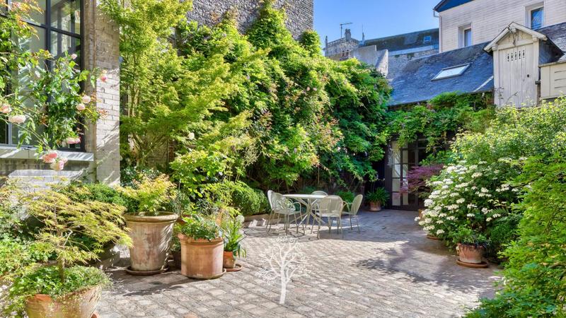 Hôtel particulier - 250 m² - 7 pièces