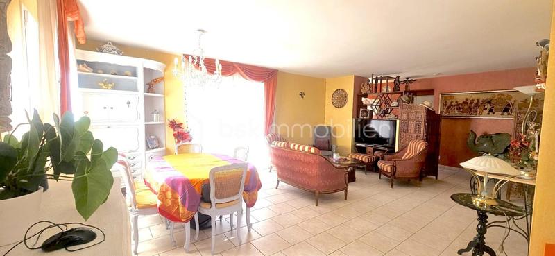 Maison traditionnelle - 110 m² - 5 pièces