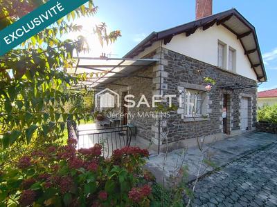 Maison - 212 m² - 8 pièces