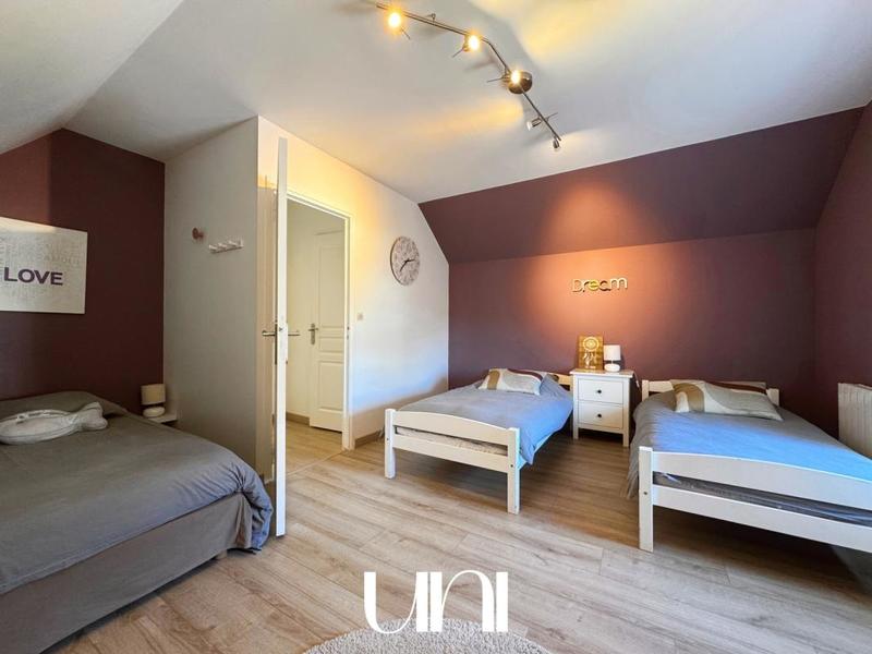 Maison - 360 m² - 12 pièces