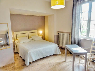 Maison de village - 2 420 m² - 45 pièces