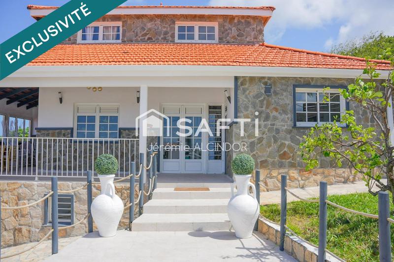 Maison - 230 m² - 8 pièces