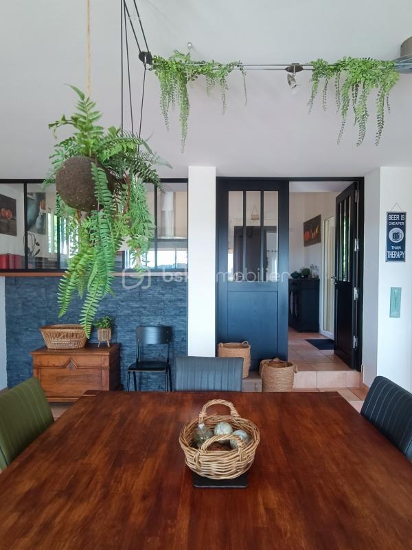 Maison d'architecte - 220 m² - 7 pièces