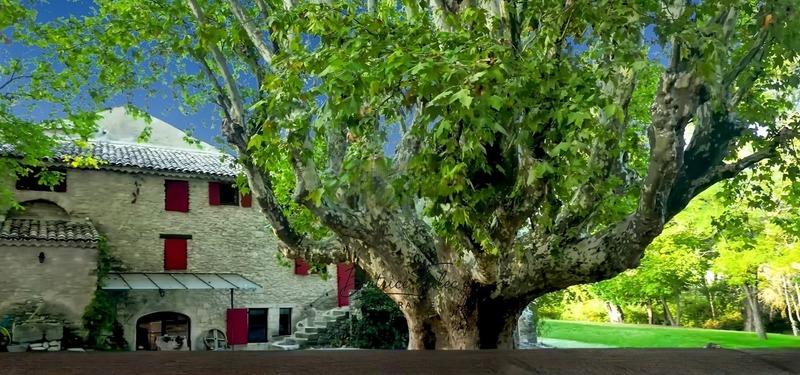 Maison - 390 m² - 16 pièces