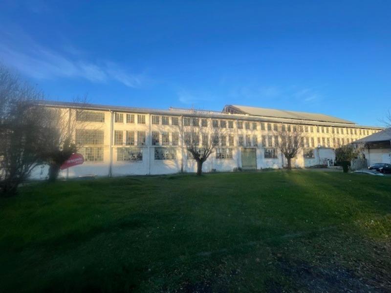 Entrepôt - 7 000 m² - 1 pièce