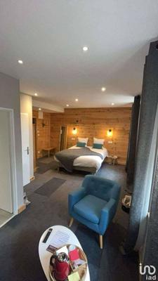 Local commercial - 1 300 m²