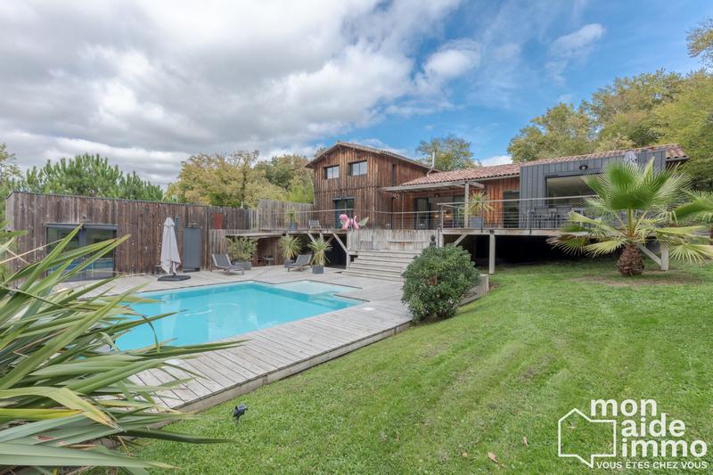 Maison contemporaine - 228 m² - 8 pièces