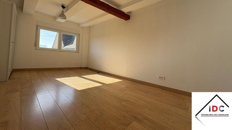 Maison - 180 m² - 7 pièces