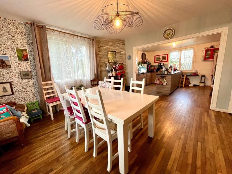 Maison - 205 m² - 8 pièces