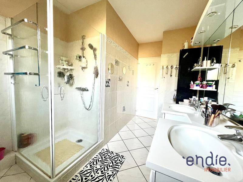 Maison - 134 m² - 6 pièces