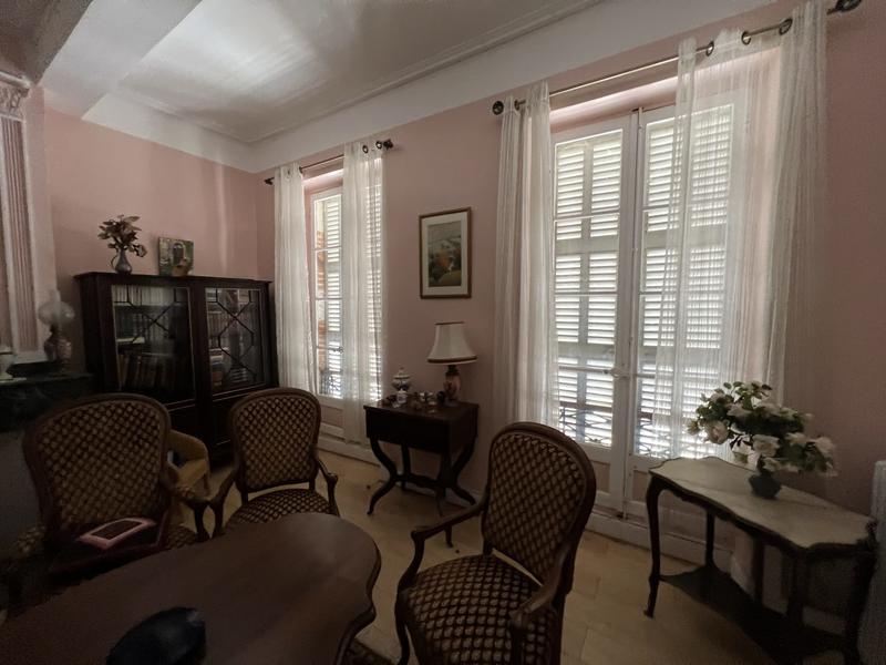 Maison - 342 m² - 13 pièces