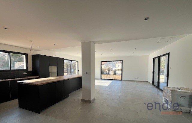 Maison - 141 m² - 6 pièces