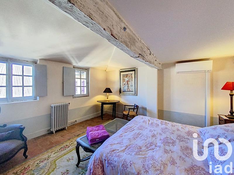 Maison - 393 m² - 10 pièces