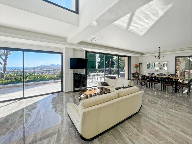 Maison - 372 m² - 7 pièces