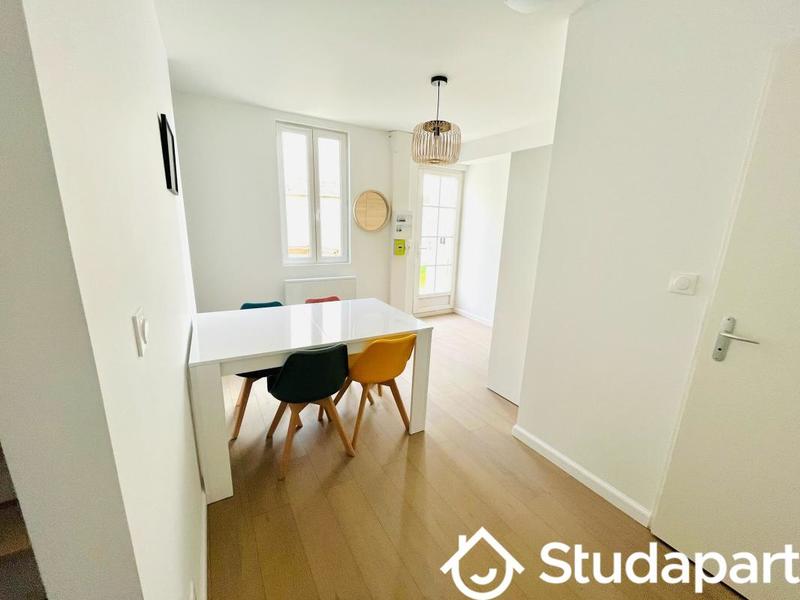 Chambre - 50 m² - 1 pièce