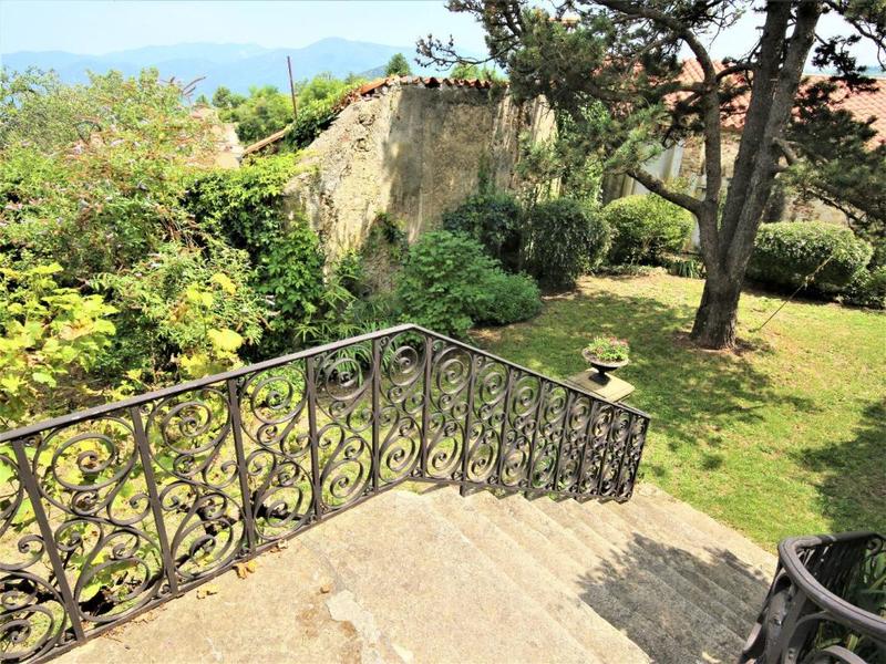 Propriété - 366 m² - 11 pièces