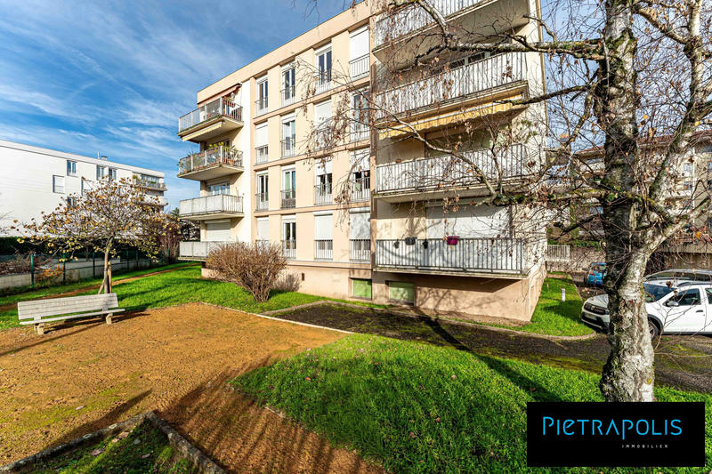 Appartement - 82 m² - 4 pièces