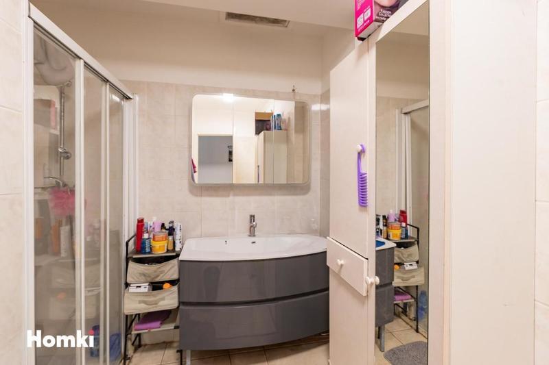 Maison - 250 m² - 8 pièces