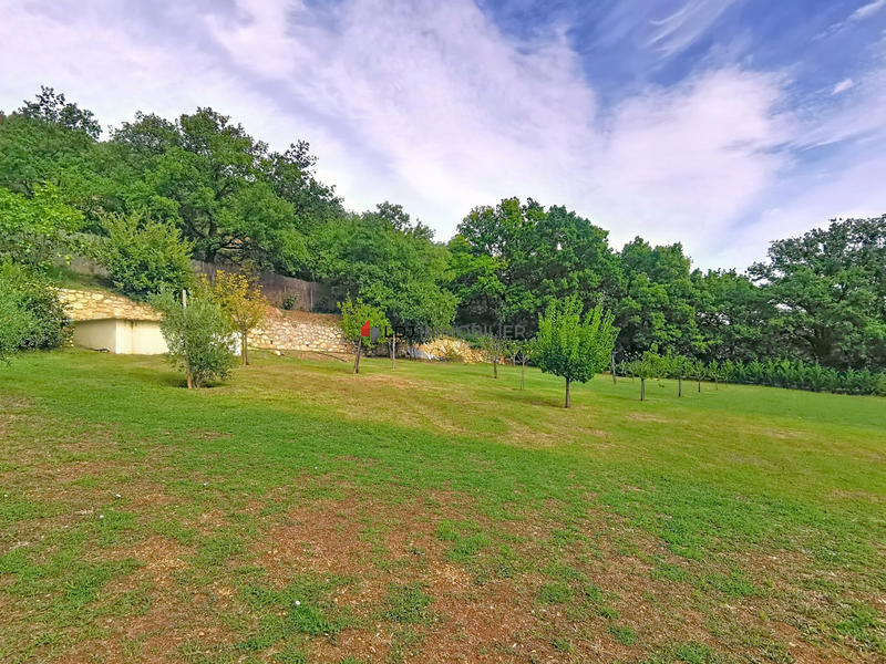 Maison traditionnelle - 248 m² - 7 pièces