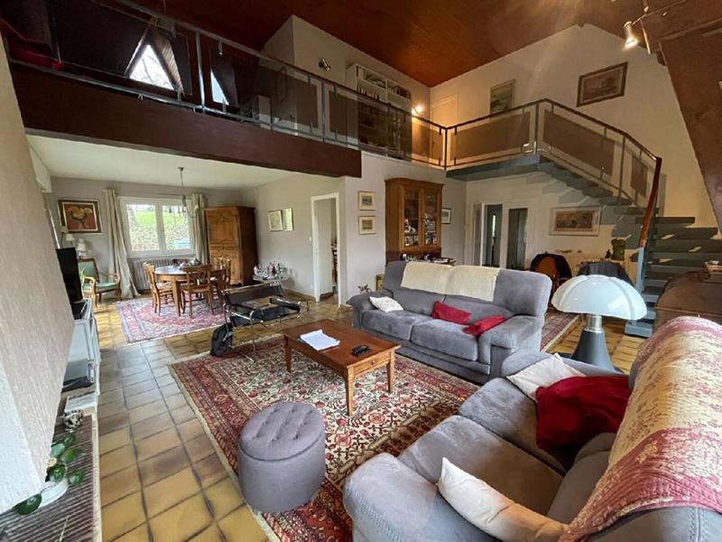 Maison - 208 m² - 9 pièces