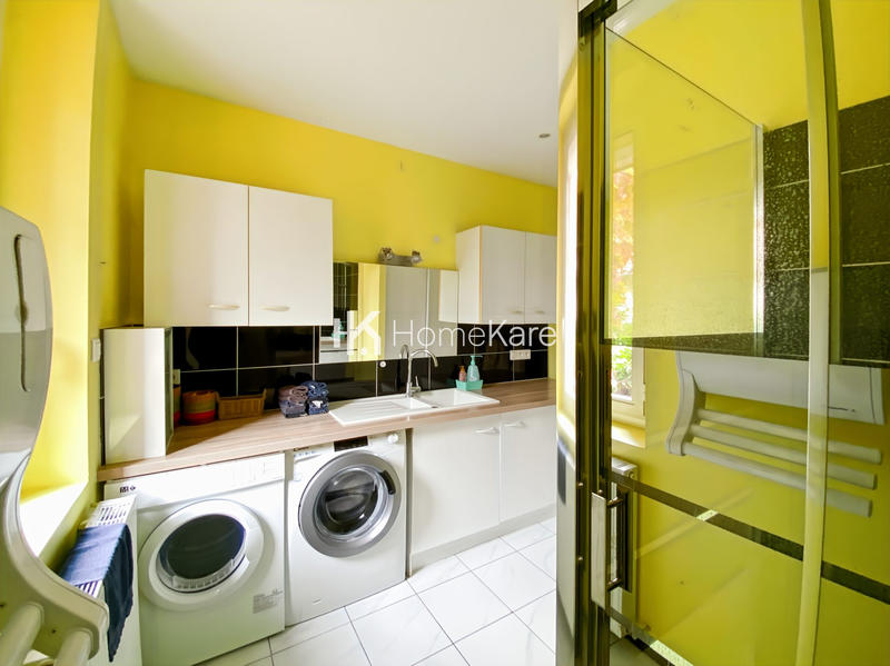 Maison - 240 m² - 7 pièces