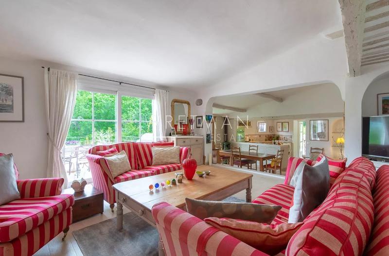 Villa - 260 m² - 8 pièces