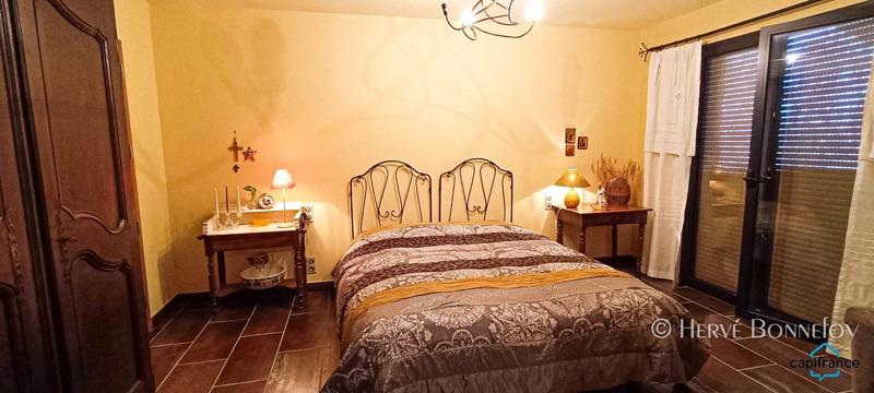 Maison - 220 m² - 11 pièces