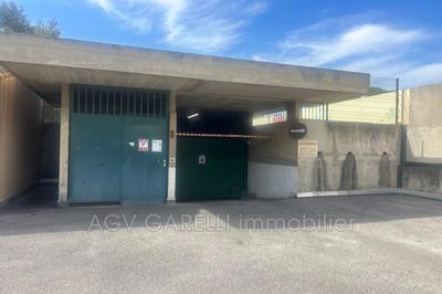 Parking / Garage - 11 m²