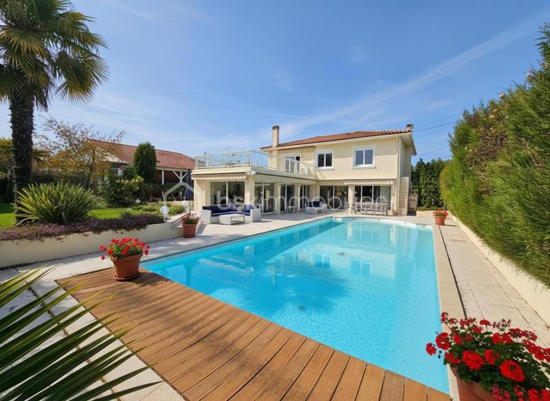 Maison de ville - 145 m² - 6 pièces