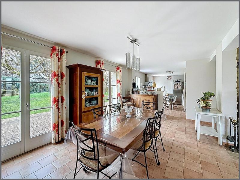 Maison - 184 m² - 8 pièces
