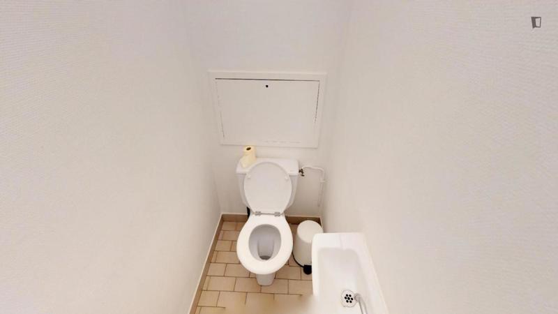 Chambre - 9 m² - 5 pièces