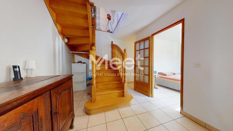 Demeure - 174 m² - 7 pièces