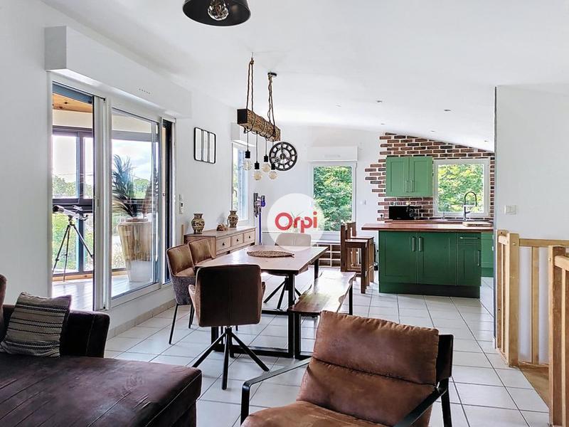 Maison - 137 m² - 5 pièces