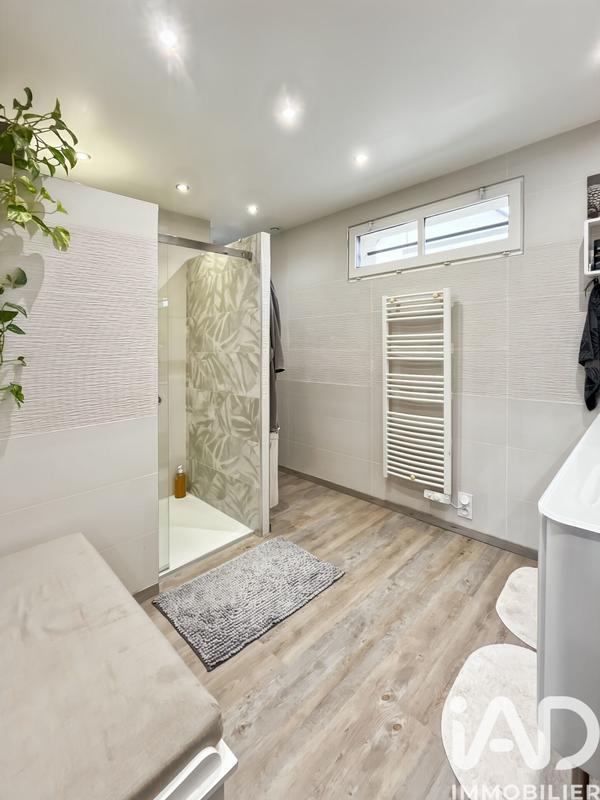 Maison - 165 m² - 8 pièces