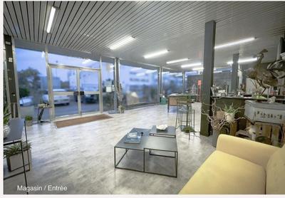 Local commercial - 1 550 m²