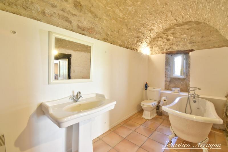 Maison en pierre - 190 m² - 8 pièces