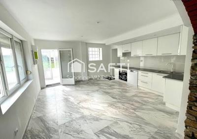 Maison - 180 m² - 6 pièces