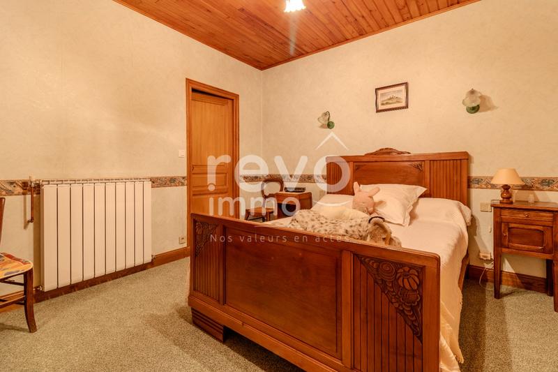 Maison - 478 m² - 12 pièces