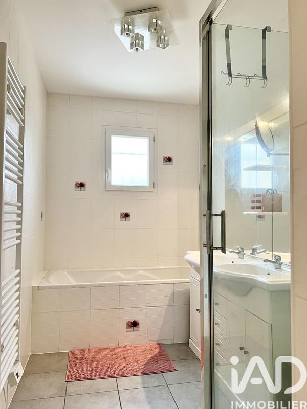 Maison - 93 m² - 4 pièces